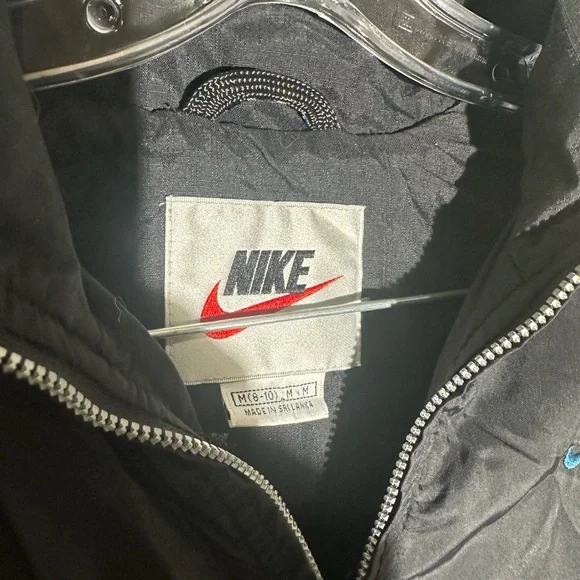 Womens Nike Retro Windbreaker - Picture 2 of 8
